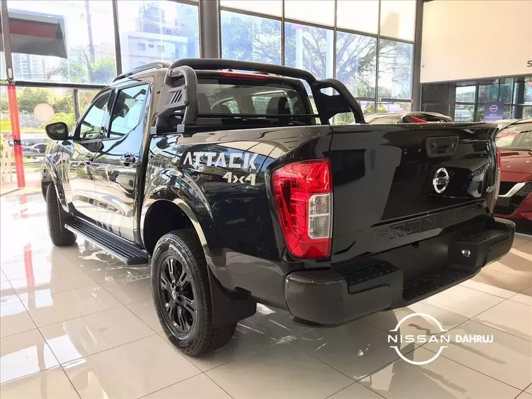 Nissan Frontier Preto 3