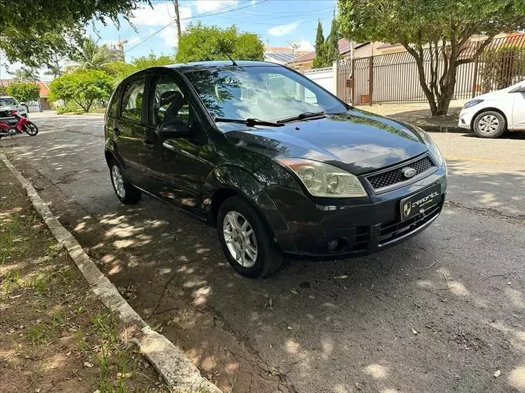 Ford Fiesta Preto 1