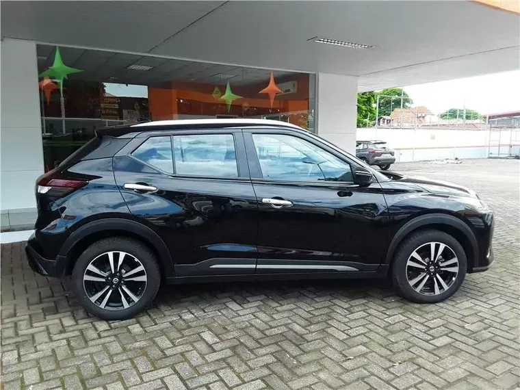 Nissan Kicks Preto 4