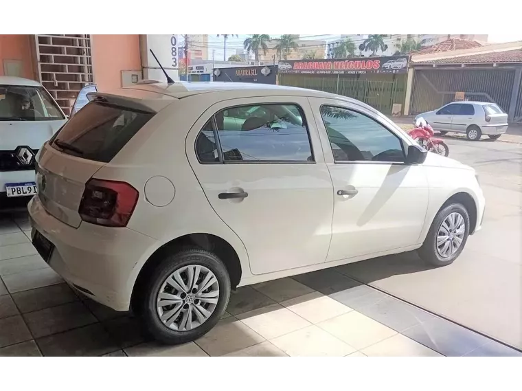 Volkswagen Gol Branco 3