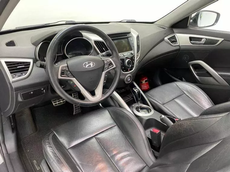 Hyundai Veloster Prata 8