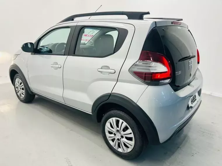 Fiat Mobi Prata 13