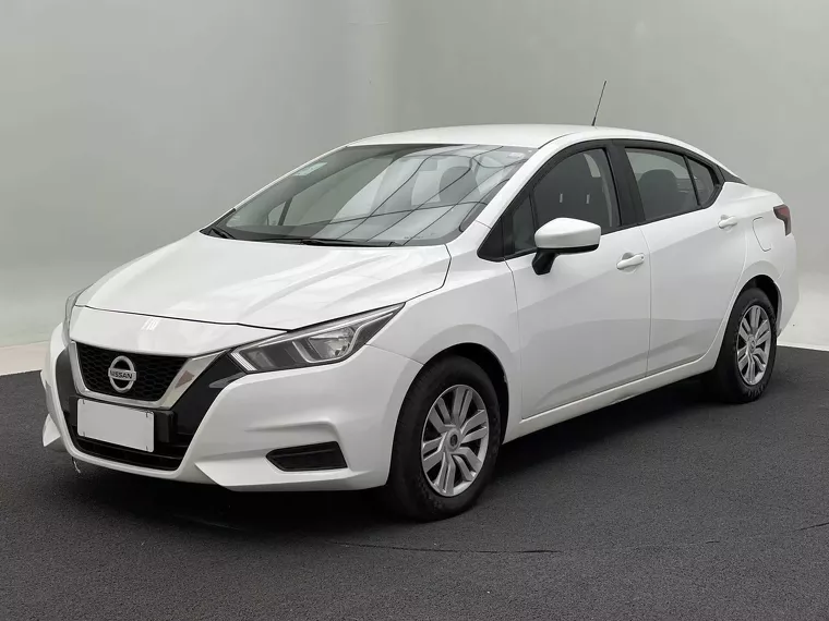 Nissan Versa Branco 6