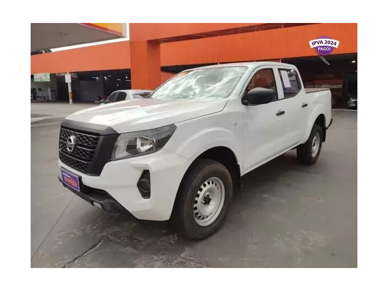 Nissan Frontier Branco 2