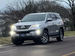 Toyota Hilux SW4