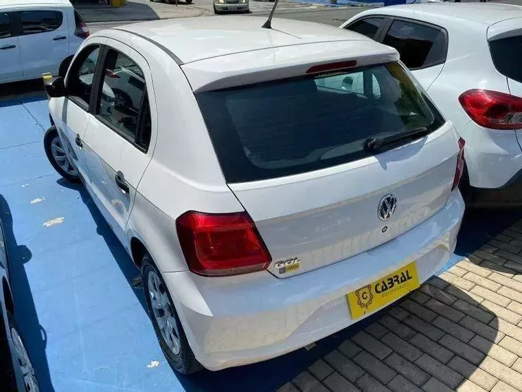 Volkswagen Gol Branco 10