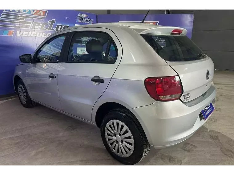 Volkswagen Gol Prata 2