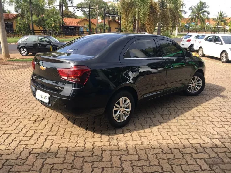 Chevrolet Cobalt Preto 5