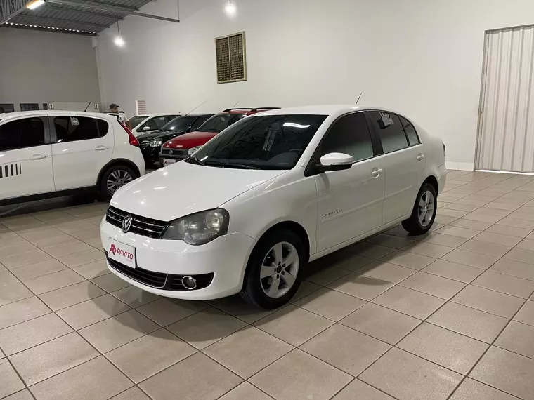 Volkswagen Polo Sedan Branco 5