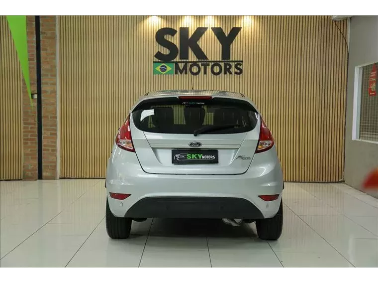 Ford Fiesta Prata 6