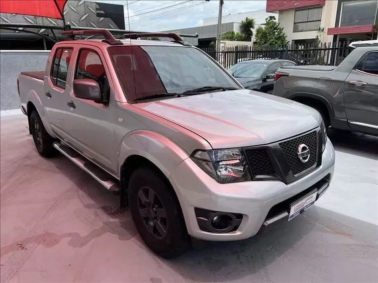 Nissan Frontier Prata 1