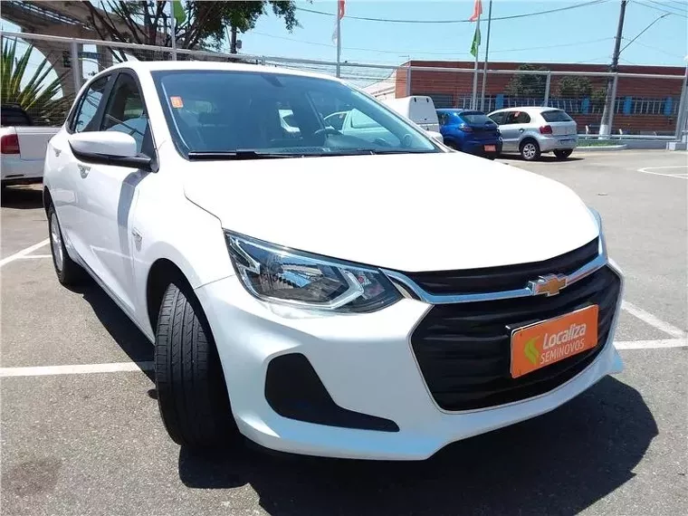 Chevrolet Onix Branco 13