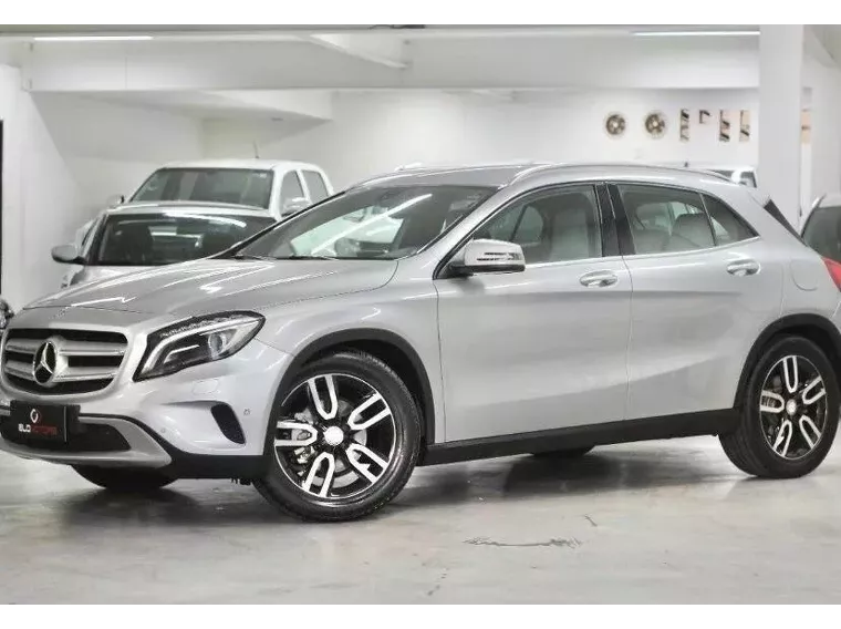 Mercedes-benz GLA 200 Prata 1