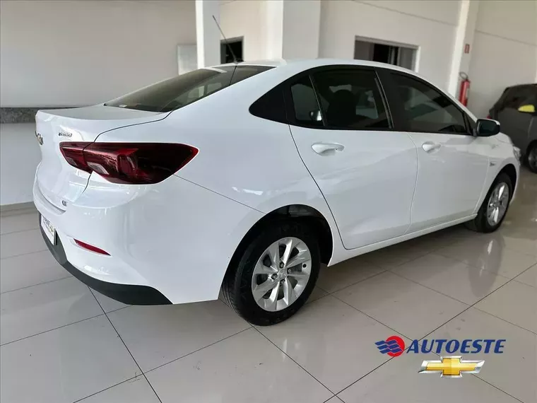 Chevrolet Onix Branco 13