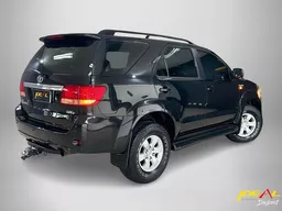 Toyota Hilux SW4