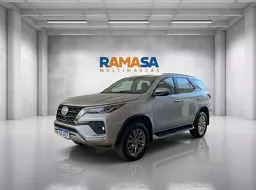 Toyota Hilux SW4
