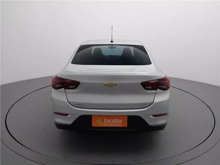 Chevrolet Onix Prata 9