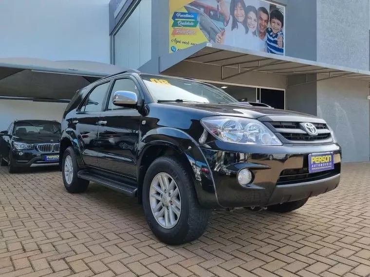 Toyota Hilux SW4 Preto 3