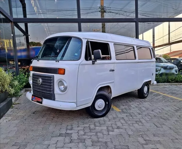 Volkswagen Kombi Branco 1