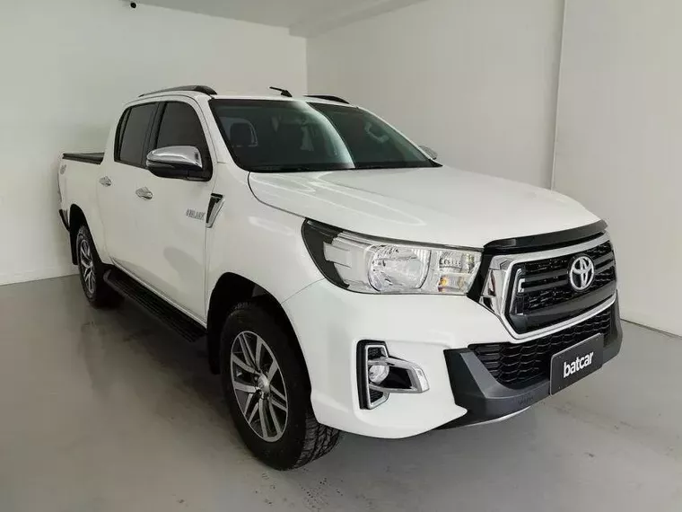 Toyota Hilux Branco 4