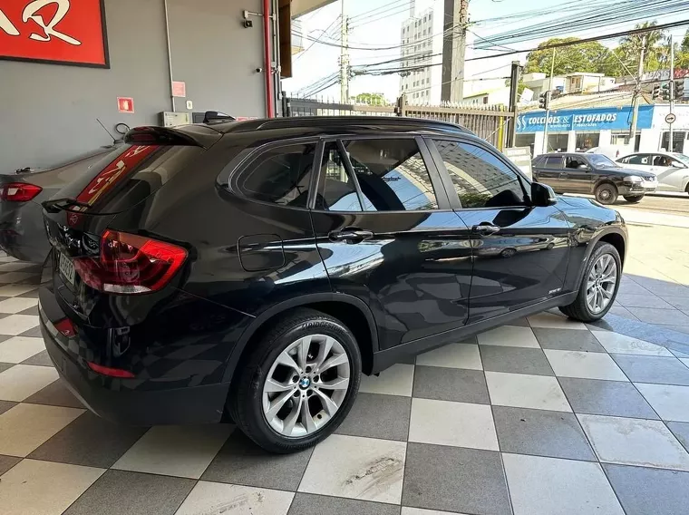 BMW X1 Preto 10