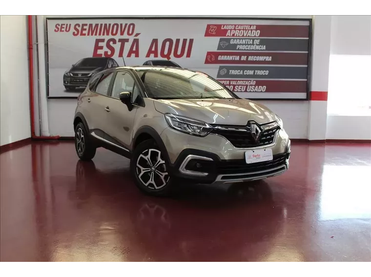 Renault Captur Bege 18