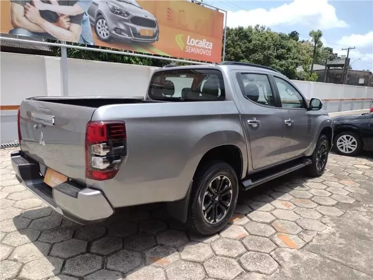 Mitsubishi L200 Triton Prata 16