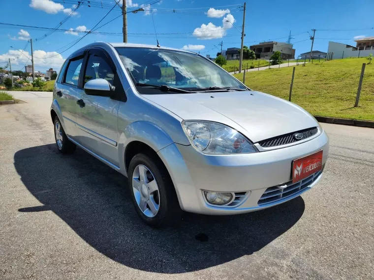 Ford Fiesta Prata 10