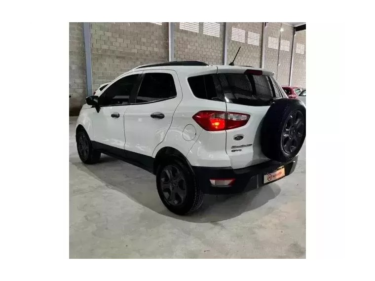 Ford Ecosport Branco 8