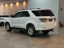 Toyota Hilux SW4