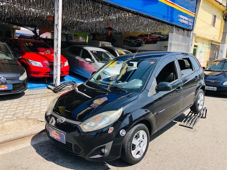 Ford Fiesta Preto 4