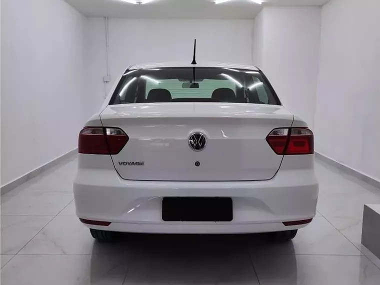 Volkswagen Voyage Branco 4