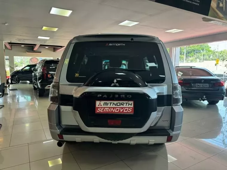 Mitsubishi Pajero Full Prata 6