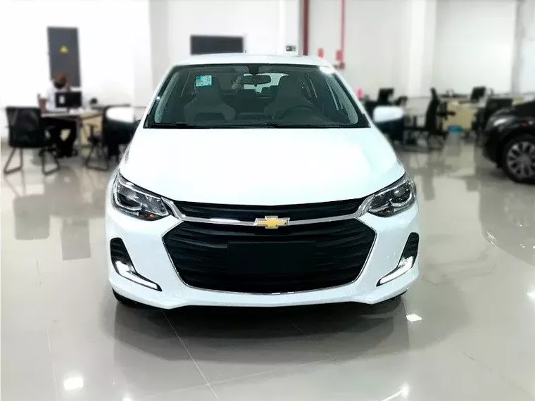 Chevrolet Onix Branco 1