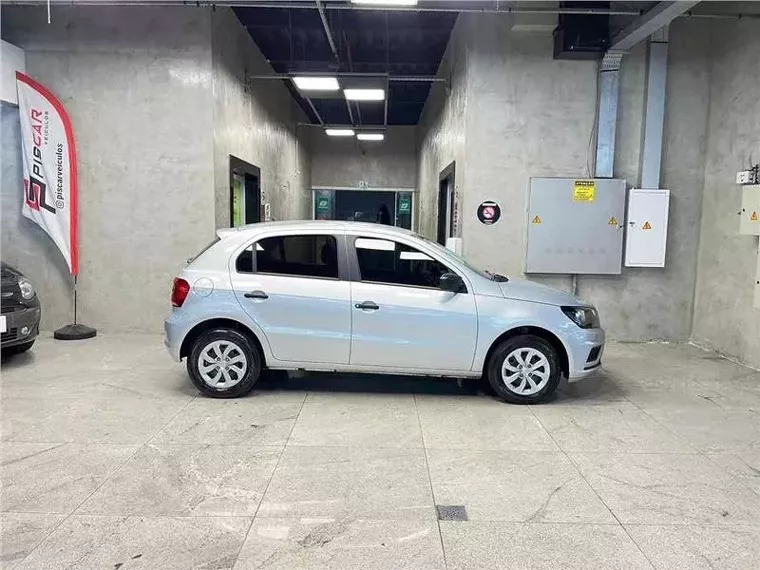 Volkswagen Gol Prata 12