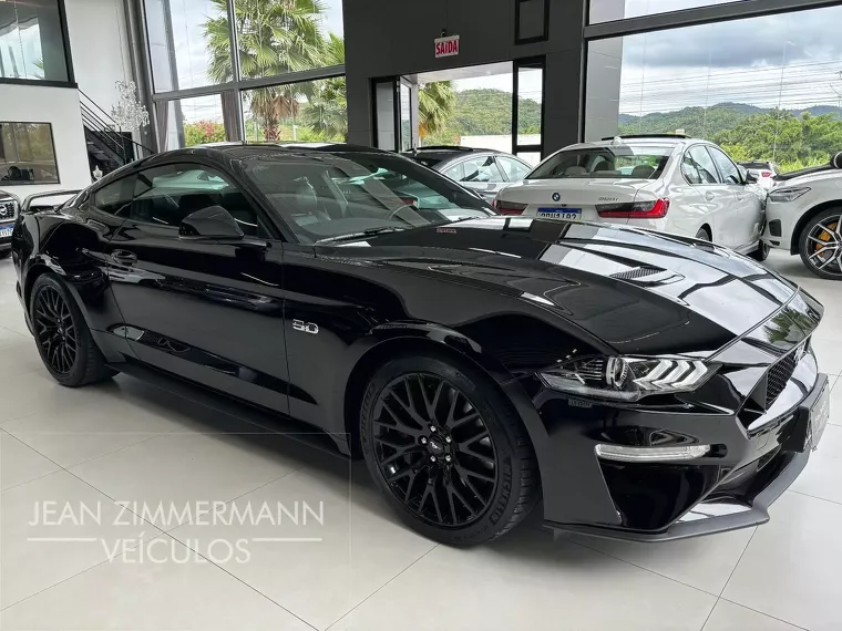 Ford Mustang Preto 1