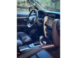 Toyota Hilux SW4