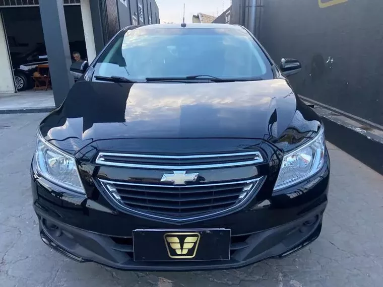 Chevrolet Onix Preto 2