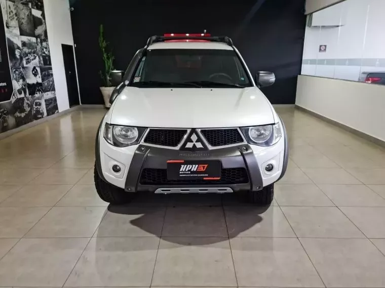 Mitsubishi L200 Savana Branco 7