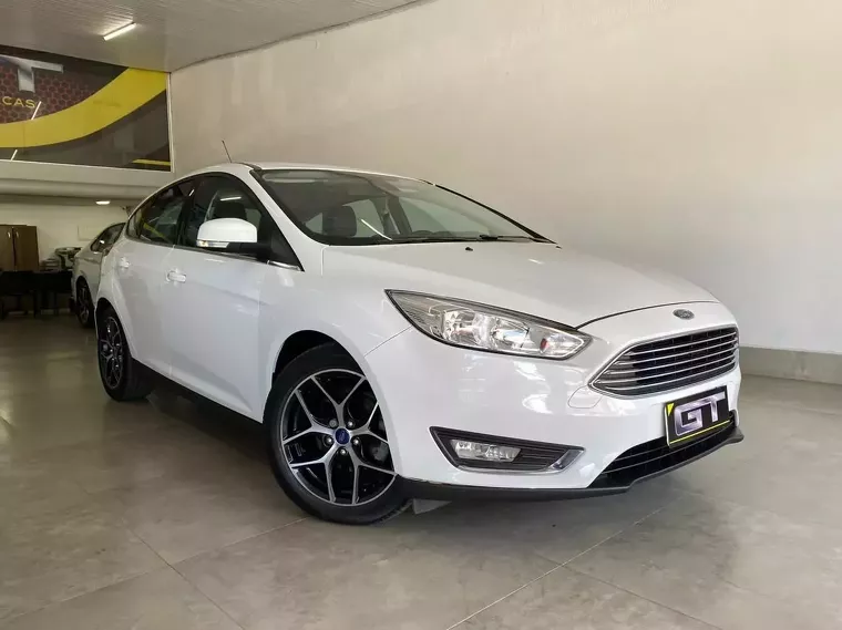 Ford Focus Branco 1