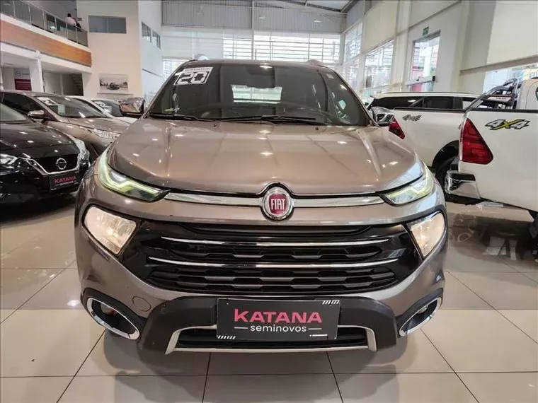 Fiat Toro Cinza 12