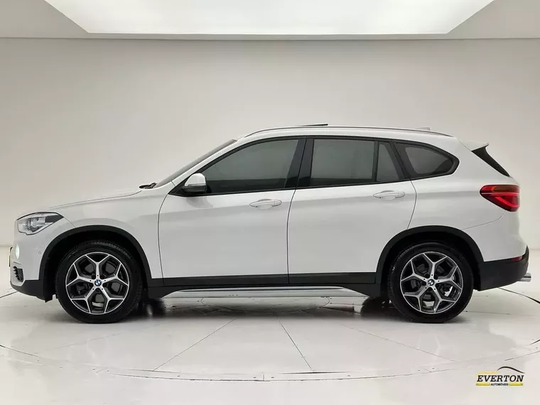 BMW X1 Branco 4