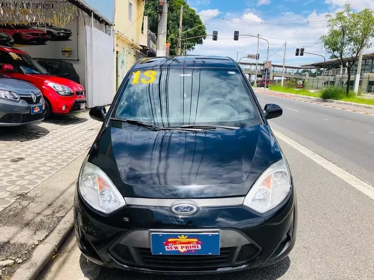 Ford Fiesta Preto 15