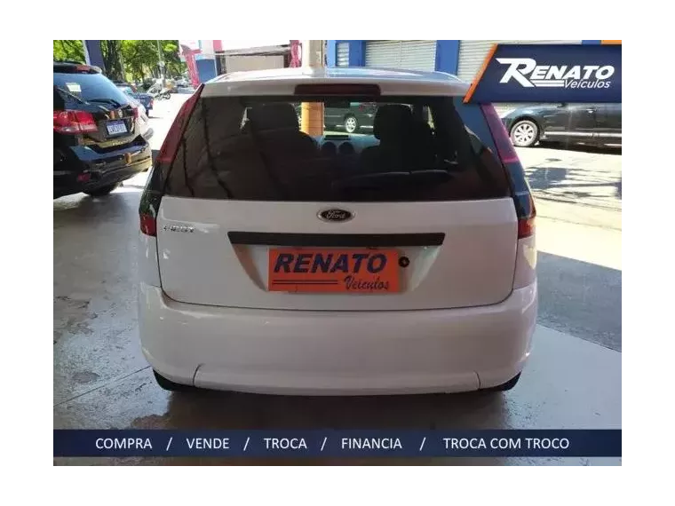 Ford Fiesta Branco 8