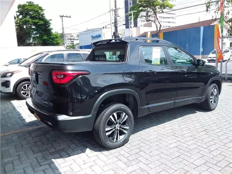 Fiat Toro Preto 2