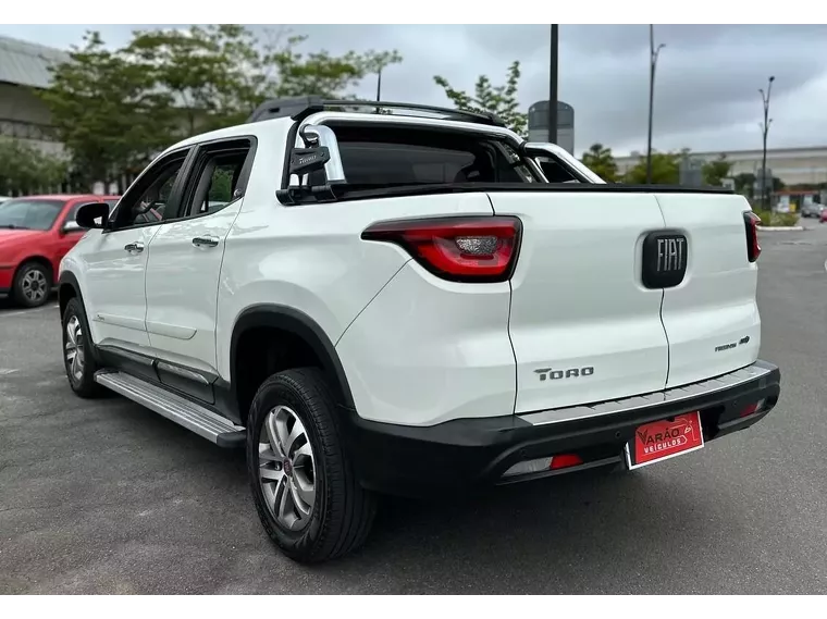 Fiat Toro Branco 17