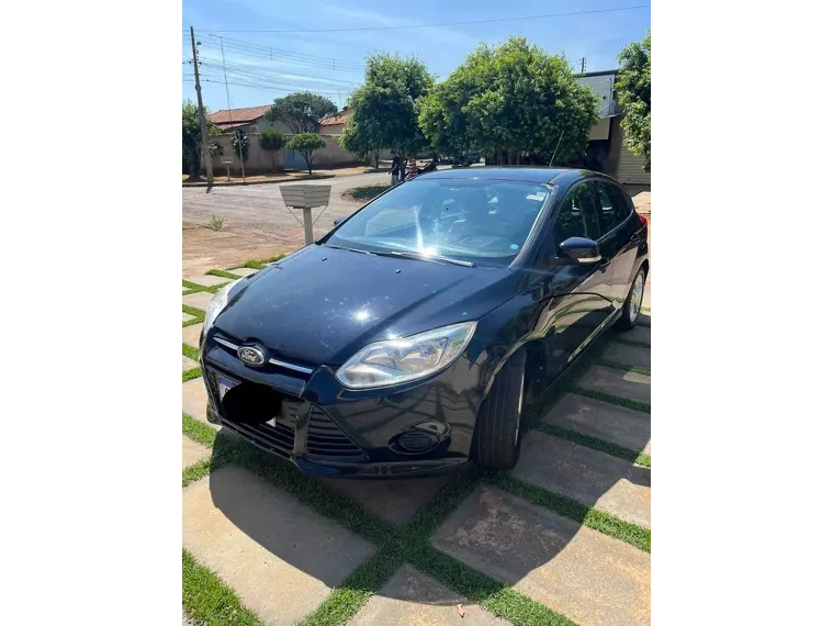 Ford Focus Preto 5