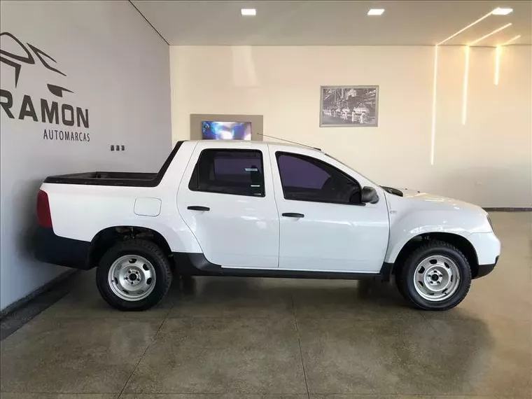 Renault Duster Oroch Branco 2