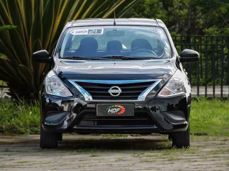 Nissan Versa Preto 1