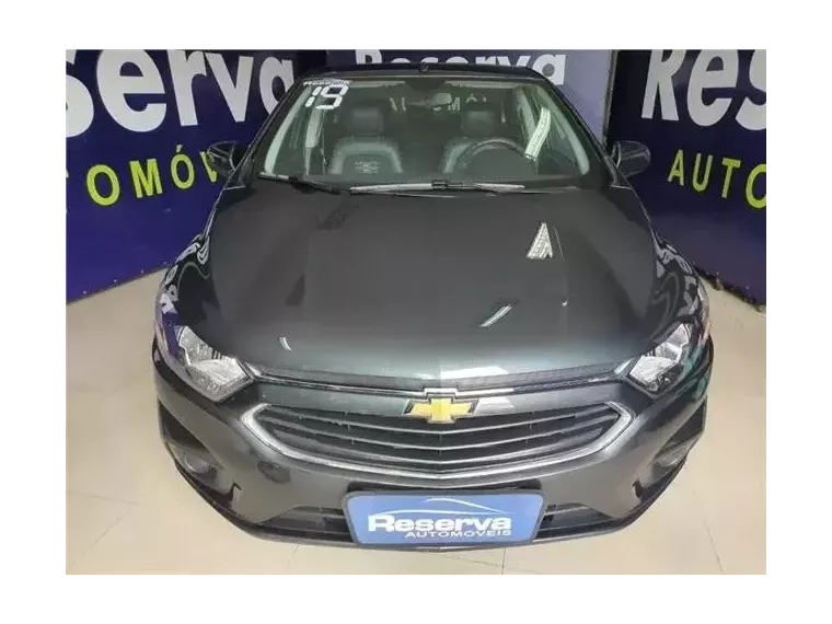 Chevrolet Prisma Cinza 4